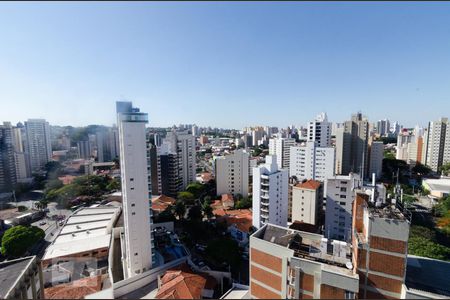 Vista da sacada de apartamento à venda com 3 quartos, 105m² em Cambuí, Campinas