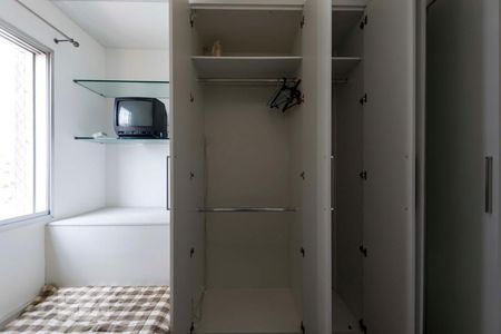 Quarto 1 (Armários) de apartamento para alugar com 2 quartos, 62m² em Vila Dom Pedro I, São Paulo