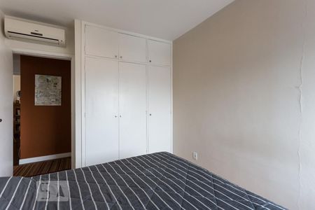 Quarto 1 de apartamento para alugar com 3 quartos, 97m² em Itaim Bibi, São Paulo