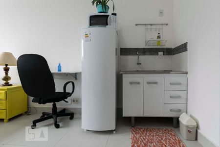 Cozinha  de kitnet/studio para alugar com 1 quarto, 35m² em Mirandópolis, São Paulo