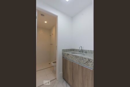 Banheiro  de apartamento à venda com 1 quarto, 43m² em Vila Anglo Brasileira, São Paulo