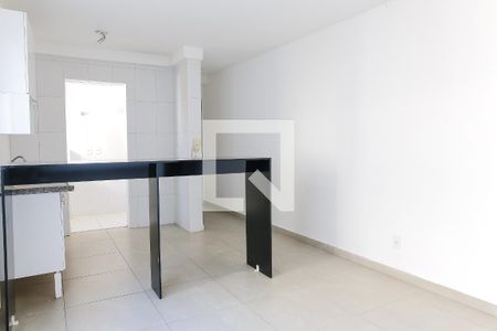 Sala de apartamento para alugar com 2 quartos, 51m² em Santa Teresinha, Santo André
