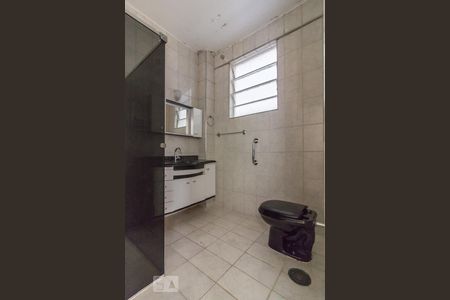 Banheiro de apartamento à venda com 2 quartos, 110m² em Bela Vista, São Paulo