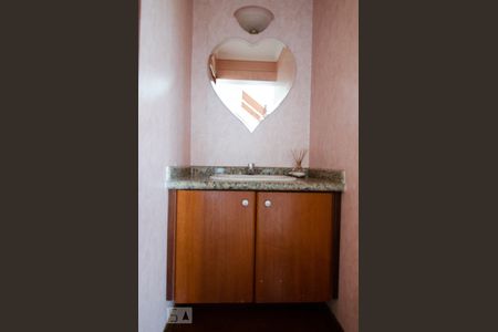 Lavabo de apartamento para alugar com 4 quartos, 296m² em Jardim Flamboyant, Campinas