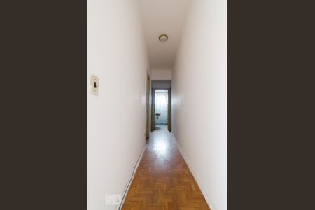 Corredor de apartamento à venda com 3 quartos, 74m² em Bosque, Campinas