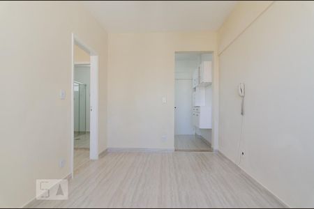 Sala de kitnet/studio à venda com 1 quarto, 40m² em Centro, Campinas