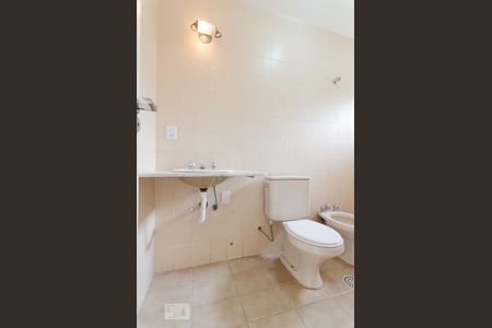 Banheiro de apartamento para alugar com 1 quarto, 42m² em Botafogo, Campinas