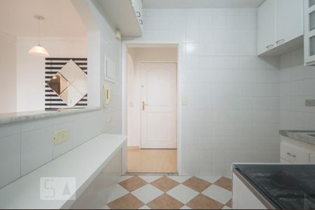 Cozinha de apartamento para alugar com 1 quarto, 44m² em Campo Belo, São Paulo