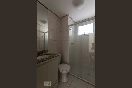 Banheiro social de apartamento à venda com 3 quartos, 69m² em Vila Vera, São Paulo