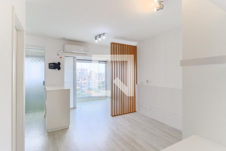 Sala/Quarto de kitnet/studio para alugar com 1 quarto, 37m² em Cidade Monções, São Paulo