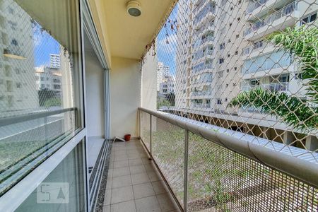 Varanda  de kitnet/studio para alugar com 1 quarto, 54m² em Barra Funda, São Paulo