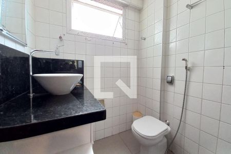 Banheiro de kitnet/studio para alugar com 1 quarto, 44m² em Botafogo, Campinas