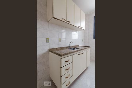 Cozinha de apartamento para alugar com 1 quarto, 43m² em Jardim Guanabara, Campinas
