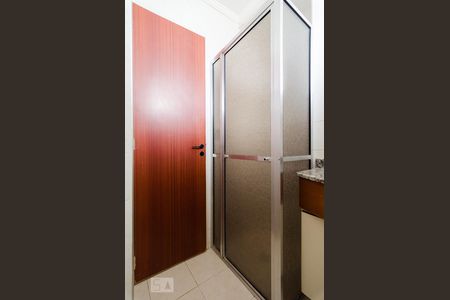 Banheiro de apartamento para alugar com 1 quarto, 43m² em Jardim Guanabara, Campinas