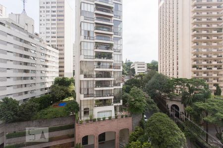 Vista de apartamento à venda com 3 quartos, 170m² em Jardim Paulista, São Paulo