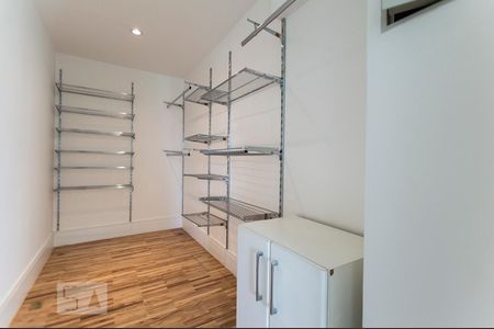 Closet de apartamento para alugar com 1 quarto, 94m² em Paraíso do Morumbi, São Paulo