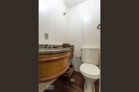 Lavabo de apartamento para alugar com 3 quartos, 200m² em Vila Suzana, São Paulo