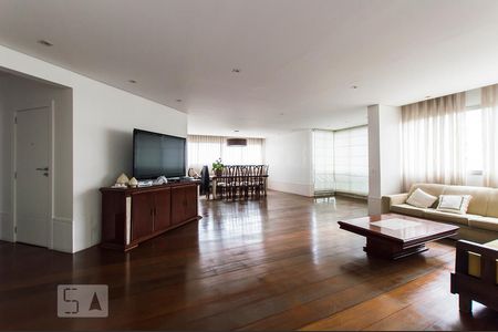 Sala de apartamento para alugar com 3 quartos, 200m² em Vila Suzana, São Paulo