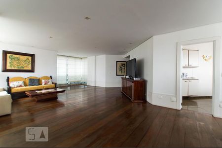 Sala de apartamento para alugar com 3 quartos, 200m² em Vila Suzana, São Paulo