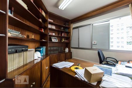 Sala 2 / Escritório de apartamento para alugar com 3 quartos, 200m² em Vila Suzana, São Paulo