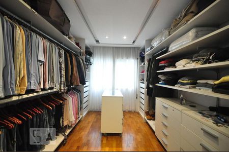 Apartamento à venda com 200m², 3 quartos e 2 vagascloset