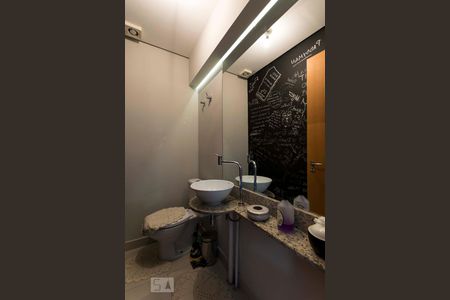 1o. Andar - Lavabo de apartamento para alugar com 2 quartos, 90m² em Vila Dom Pedro I, São Paulo