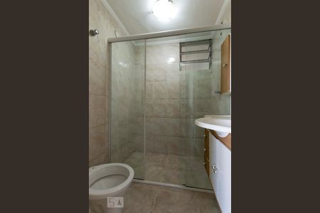Banheiro de apartamento à venda com 2 quartos, 59m² em Vila Firmiano Pinto, São Paulo