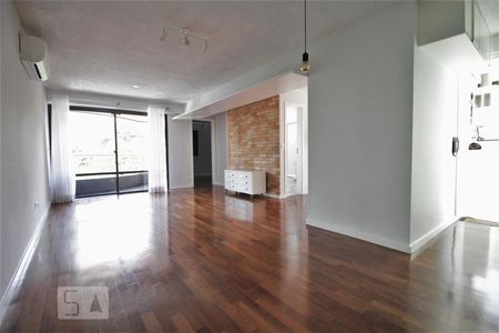 Sala de apartamento para alugar com 2 quartos, 67m² em Real Parque, São Paulo