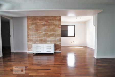 Sala de apartamento para alugar com 2 quartos, 67m² em Real Parque, São Paulo