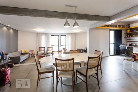 Sala de apartamento à venda com 2 quartos, 130m² em Moema, São Paulo