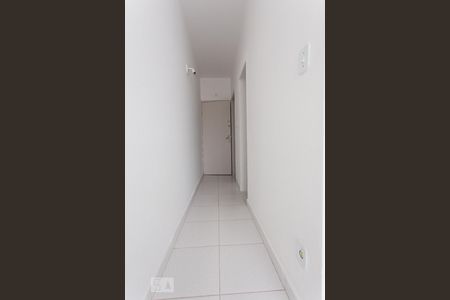 Corredor de entrada de kitnet/studio para alugar com 1 quarto, 30m² em República, São Paulo