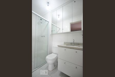 banheiro suíte de apartamento para alugar com 1 quarto, 49m² em Campo Belo, São Paulo
