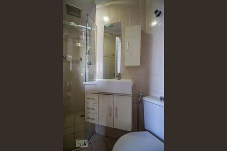 Banheiro social de apartamento à venda com 2 quartos, 52m² em Perdizes, São Paulo