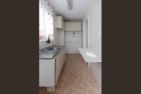 Cozinha de apartamento para alugar com 1 quarto, 45m² em Sumaré, São Paulo