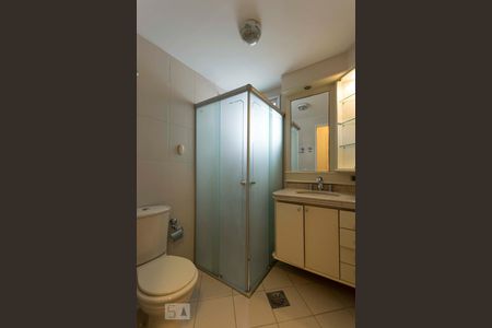 Banheiro social de apartamento para alugar com 3 quartos, 113m² em Vila Mariana, São Paulo