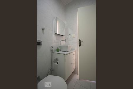 Banheiro de apartamento à venda com 1 quarto, 50m² em Copacabana, Rio de Janeiro