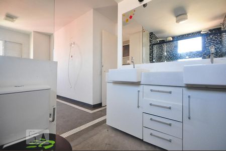 banheiro suíte de apartamento à venda com 2 quartos, 90m² em Jardim Colombo, São Paulo