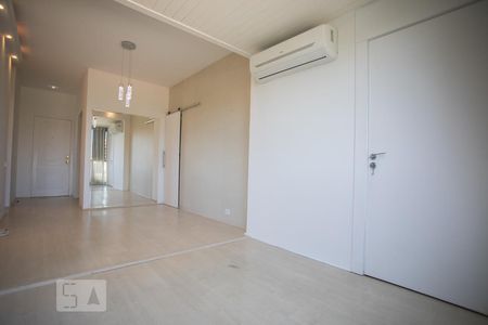 Sala de apartamento para alugar com 2 quartos, 68m² em Barra da Tijuca, Rio de Janeiro