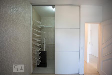 Armário / Closet  de apartamento para alugar com 2 quartos, 68m² em Barra da Tijuca, Rio de Janeiro