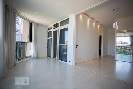 Sala de apartamento para alugar com 2 quartos, 68m² em Barra da Tijuca, Rio de Janeiro