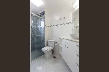 Banheiro de apartamento para alugar com 2 quartos, 67m² em Indianópolis, São Paulo