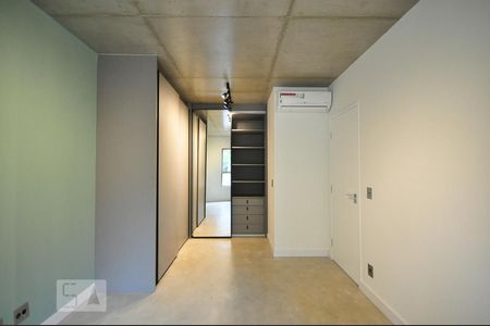 armário do quarto  de apartamento à venda com 1 quarto, 70m² em Jardim Fonte do Morumbi, São Paulo