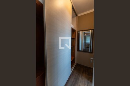 Closet Suíte de apartamento para alugar com 1 quarto, 68m² em Cambuí, Campinas