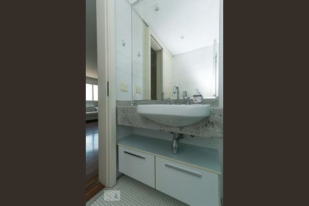 Banheiro de apartamento para alugar com 2 quartos, 78m² em Pinheiros, São Paulo