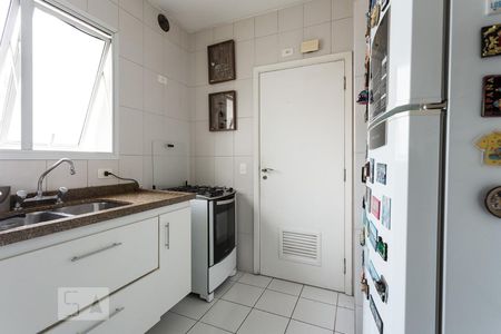 Cozinha de apartamento para alugar com 4 quartos, 125m² em Vila Uberabinha, São Paulo