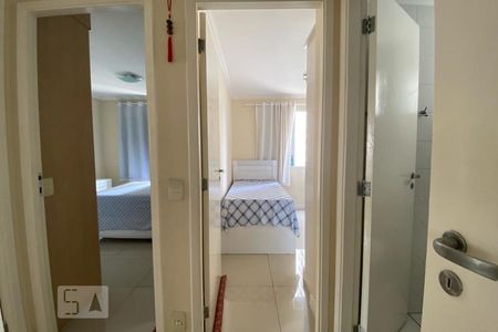 Corredor de apartamento para alugar com 4 quartos, 120m² em Lar São Paulo, São Paulo