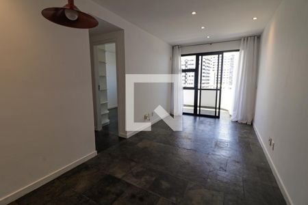 Sala de apartamento para alugar com 2 quartos, 68m² em Barra da Tijuca, Rio de Janeiro