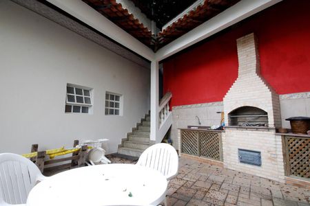 Casa à venda com 203m², 2 quartos e 2 vagas Casa à venda com 203m², 2 quartos e 2 vagasChurrasqueira.