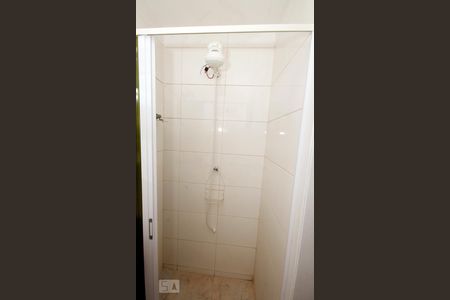 Casa à venda com 203m², 2 quartos e 2 vagas Casa à venda com 203m², 2 quartos e 2 vagasBox Banheiro de Serviço.