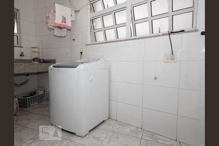 Casa à venda com 203m², 2 quartos e 2 vagas Casa à venda com 203m², 2 quartos e 2 vagasÁrea de Serviço.